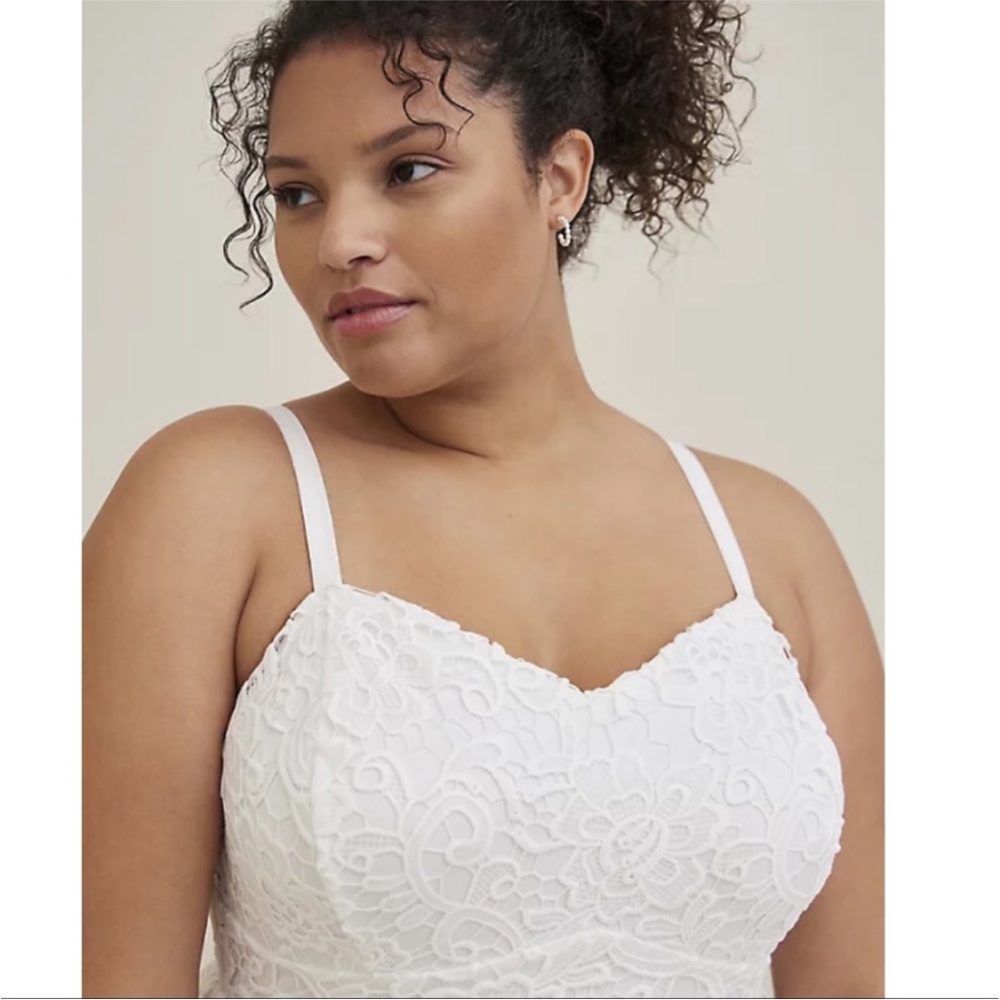 Torrid crochet lace sweetheart cut dress - Picture 2 of 13